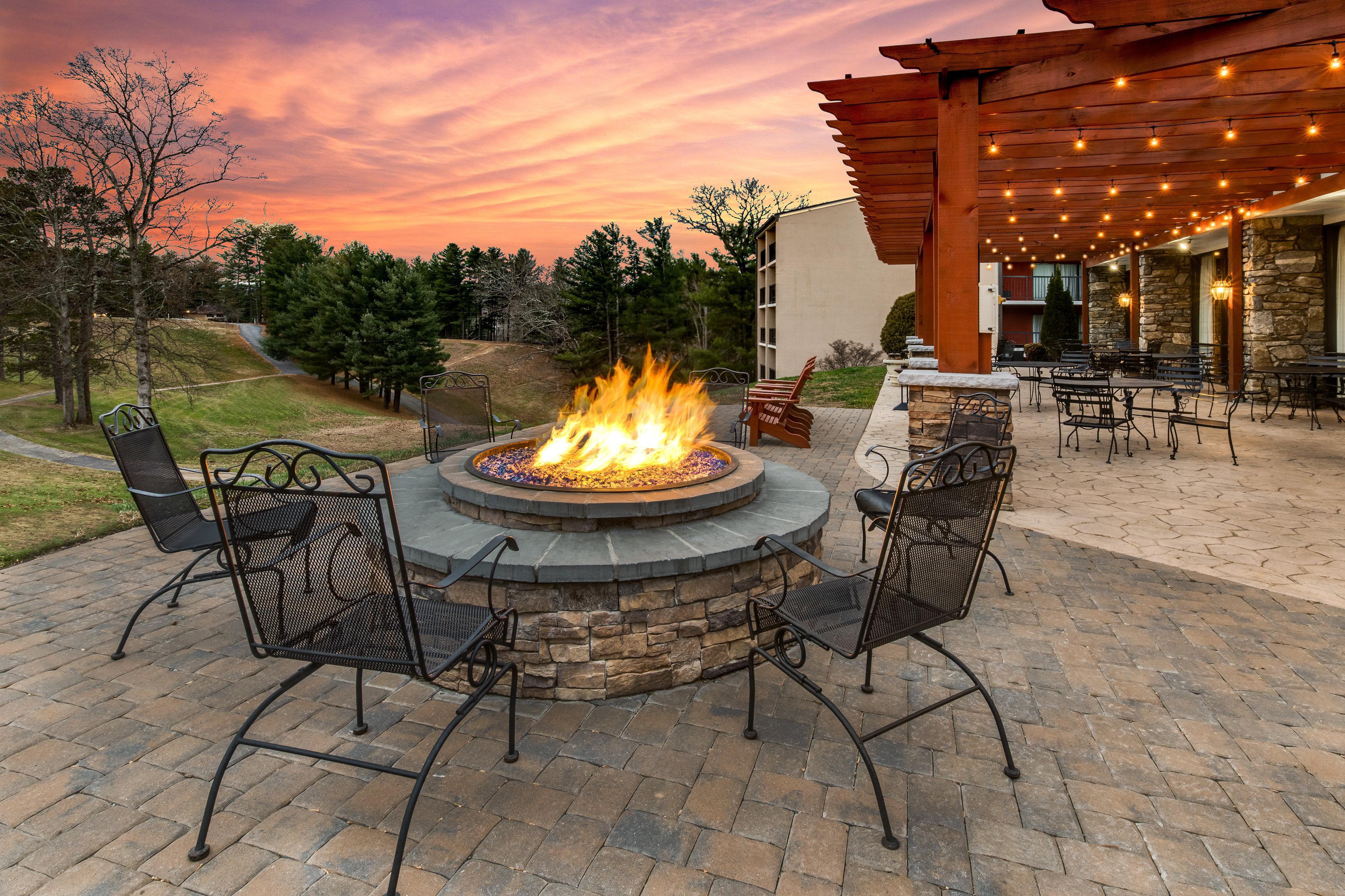 Crowne Plaza Resort Asheville By Ihg Exterior foto